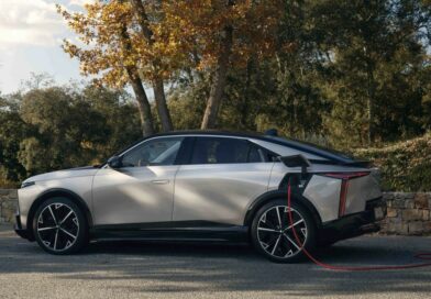 DS N°8 : Le voyage électrique franchit une nouvelle étape avec le Plug & Charge et le chargeur 22 kW